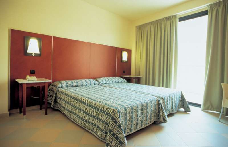 Port Fiesta Park Hotel